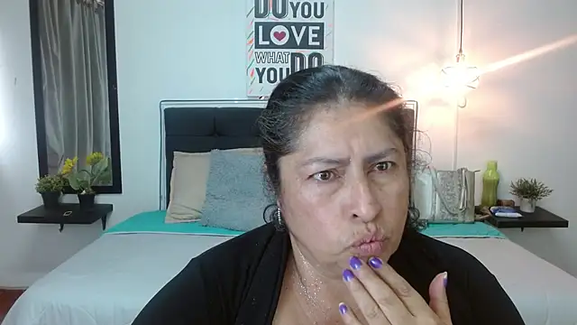 Keyla01  online show from 10/31/25, 02:46