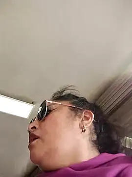 Snapshot of Keyla01_ chatting on 01/19/26, 04:11 Keyla01 online show from 01/19/26, 04:11