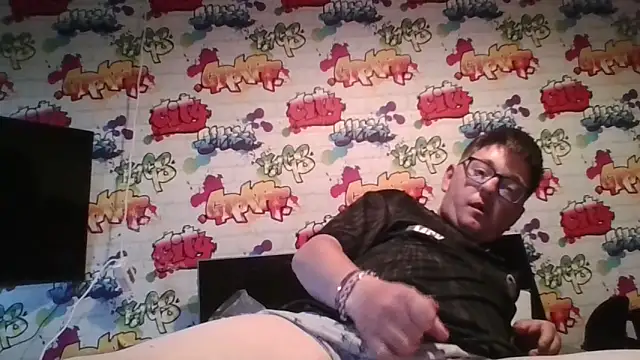 Snapshot of paulcrooks29 chatting on 09/10/25, 05:45 paulcrooks29 online show from 09/10/25, 05:45