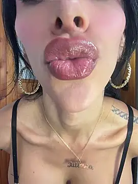 Snapshot of morganaramirez chatting on 06/28/26, 04:46 morganaramirez online show from 06/28/26, 04:46