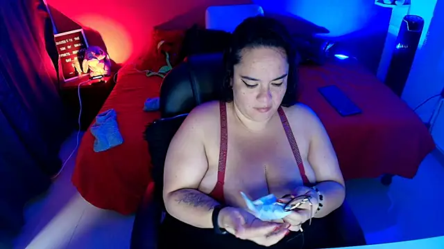 lulubigtitts1 online show from 01/11/26, 04:25