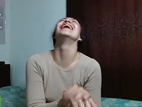 Olivia Bright online show from 04/15/26, 10:43