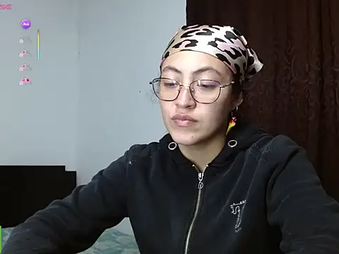 Olivia Bright online show from 05/18/26, 01:06