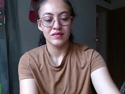 Snapshot of Olivia_Bright chatting on 02/17/26, 04:59 Olivia Bright online show from 02/17/26, 04:59