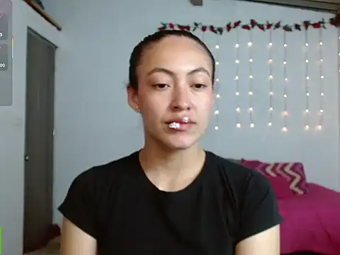 Snapshot of Olivia_Bright chatting on 02/24/26, 06:42 Olivia Bright online show from 02/24/26, 06:42