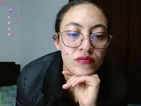 Olivia Bright online show from 04/26/26, 01:03