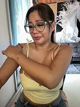 Snapshot of ValeryGrey chatting on 06/04/26, 03:49 ValeryGrey online show from 06/04/26, 03:49