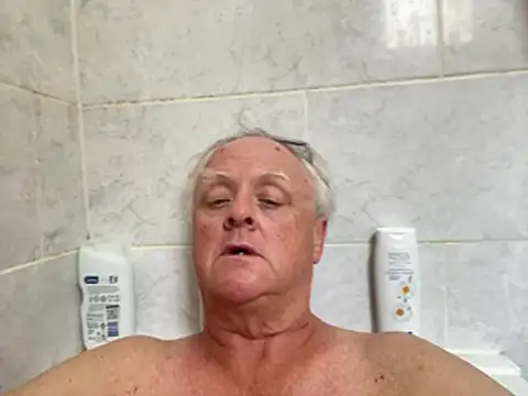 Snapshot of bigbadjon69 chatting on 07/18/26, 12:25 bigbadjon69 online show from 07/18/26, 12:25