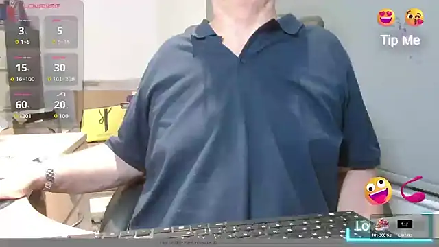 bigbadjon69 online show from 10/24/25, 03:49