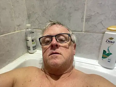 Snapshot of bigbadjon69 chatting on 02/21/26, 02:41 bigbadjon69 online show from 02/21/26, 02:41