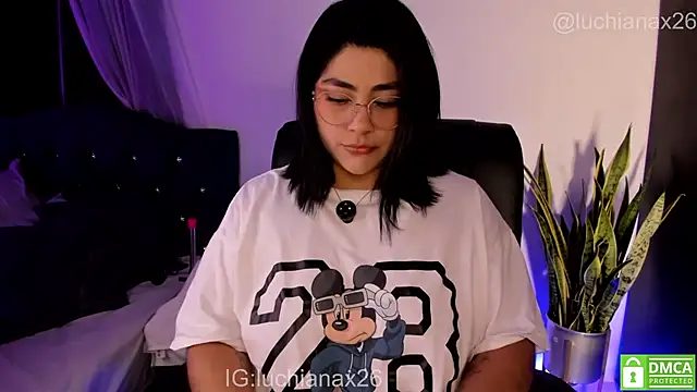 lucy26  online show from 06/04/26, 03:33