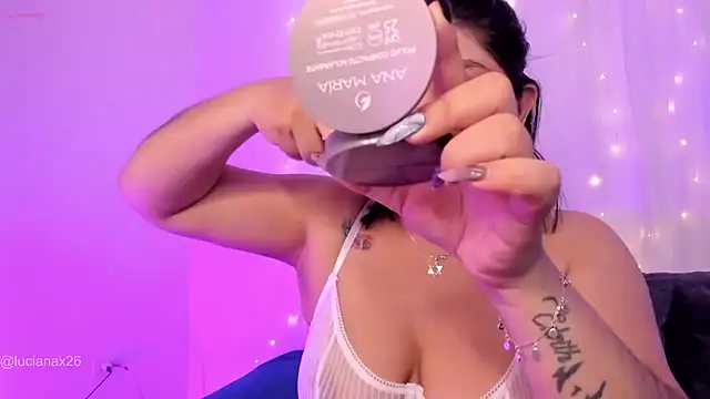 lucy26  online show from 10/17/25, 01:53