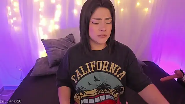 lucy26  online show from 09/30/25, 02:28