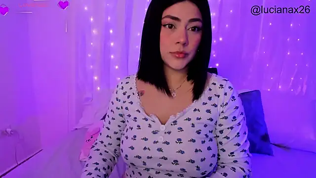 lucy26  online show from 11/05/25, 01:42