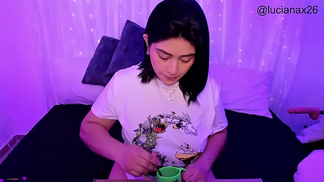 lucy26  online show from 11/19/25, 03:17