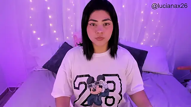 lucy26  online show from 11/06/25, 01:42