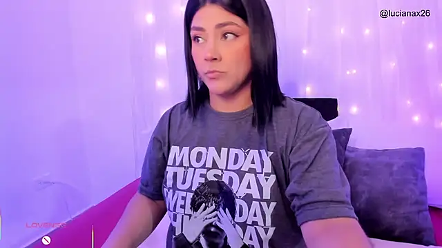 lucy26  online show from 10/31/25, 03:03