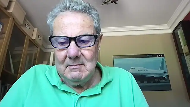 Snapshot of Oldpistolpete chatting on 05/09/26, 11:13 Oldpistolpete online show from 05/09/26, 11:13