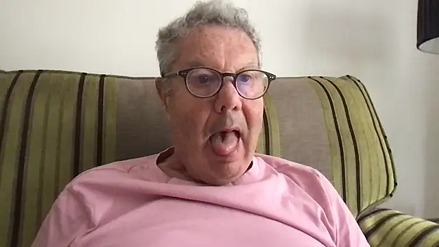 Snapshot of Oldpistolpete chatting on 07/04/26, 11:27 Oldpistolpete online show from 07/04/26, 11:27