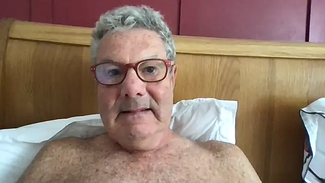 Snapshot of Oldpistolpete chatting on 07/09/26, 09:21 Oldpistolpete online show from 07/09/26, 09:21