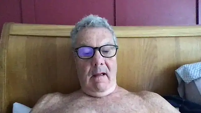 Snapshot of Oldpistolpete chatting on 06/29/26, 08:32 Oldpistolpete online show from 06/29/26, 08:32