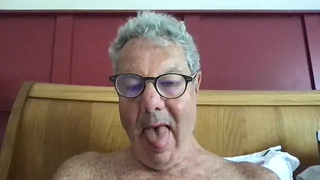 Snapshot of Oldpistolpete chatting on 07/10/26, 09:09 Oldpistolpete online show from 07/10/26, 09:09