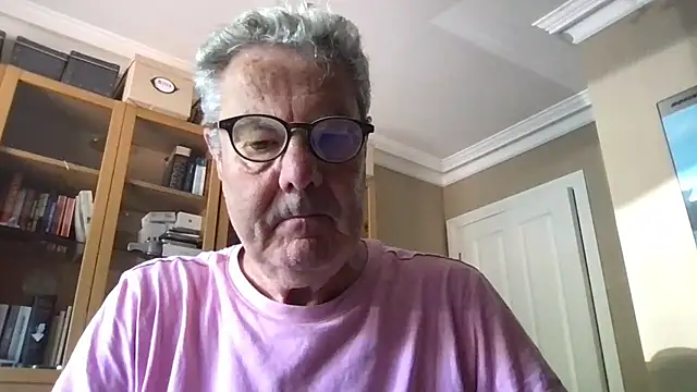 Snapshot of Oldpistolpete chatting on 07/12/26, 10:38 Oldpistolpete online show from 07/12/26, 10:38