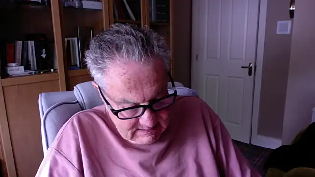 Snapshot of Oldpistolpete chatting on 05/14/26, 11:07 Oldpistolpete online show from 05/14/26, 11:07