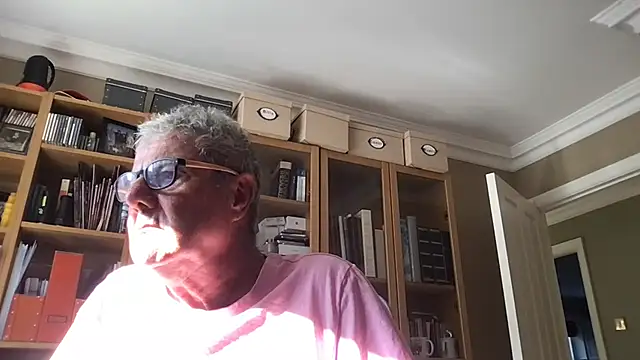 Snapshot of Oldpistolpete chatting on 07/15/26, 05:09 Oldpistolpete online show from 07/15/26, 05:09