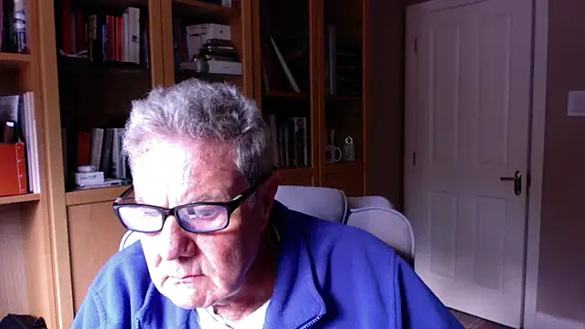 Snapshot of Oldpistolpete chatting on 05/13/26, 04:36 Oldpistolpete online show from 05/13/26, 04:36