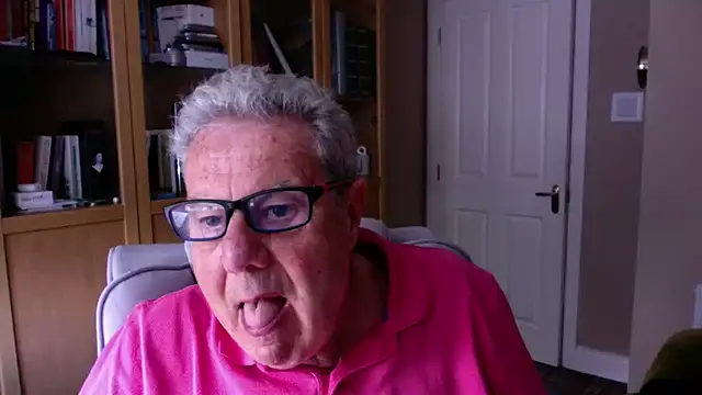 Snapshot of Oldpistolpete chatting on 05/11/26, 12:50 Oldpistolpete online show from 05/11/26, 12:50