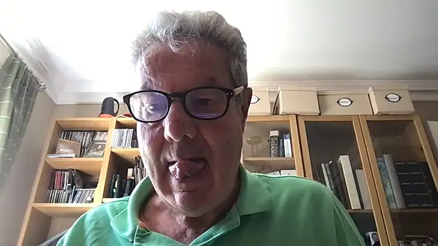 Snapshot of Oldpistolpete chatting on 07/18/26, 02:25 Oldpistolpete online show from 07/18/26, 02:25