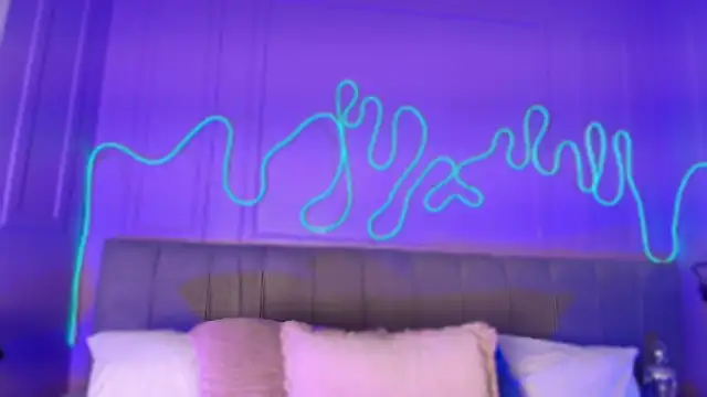 Snapshot of Sofly_s chatting on 06/10/26, 11:44 Sofly s online show from 06/10/26, 11:44