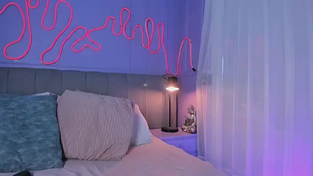 Sofly s online show from 09/18/25, 12:08