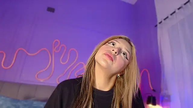 Snapshot of Sofly_s chatting on 05/14/26, 11:51 Sofly s online show from 05/14/26, 11:51