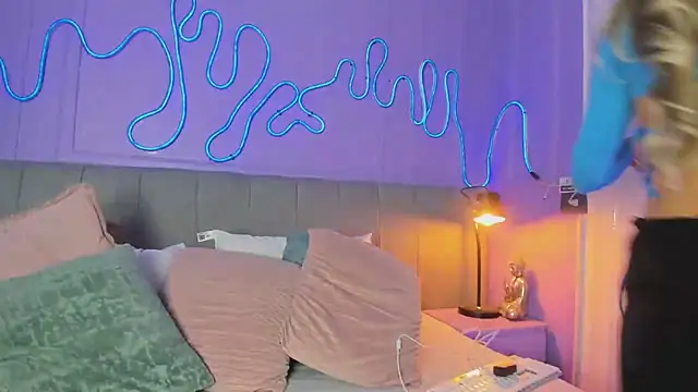 Sofly s online show from 09/10/25, 11:53