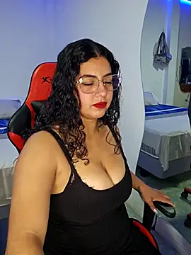 Snapshot of Mary_pinkish chatting on 01/08/26, 12:49 Mary pinkish online show from 01/08/26, 12:49