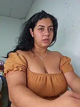 Snapshot of Mary_pinkish chatting on 01/24/25, 05:31 Mary pinkish online show from 01/24/25, 05:31