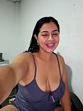 Snapshot of Mary_pinkish chatting on 02/10/26, 02:10 Mary pinkish online show from 02/10/26, 02:10