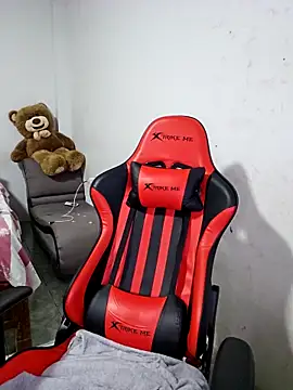 Snapshot of Mary_pinkish chatting on 11/13/25, 12:14 Mary pinkish online show from 11/13/25, 12:14