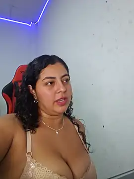 Snapshot of Mary_pinkish chatting on 02/03/25, 11:47 Mary pinkish online show from 02/03/25, 11:47