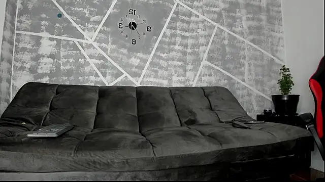 leonidas 18k online show from 02/12/26, 04:07