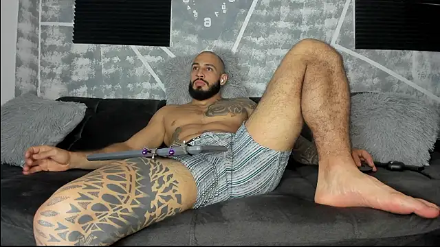 leonidas 18k online show from 03/25/26, 02:44