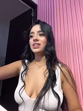 Victoria adaams online show from 11/08/25, 08:56