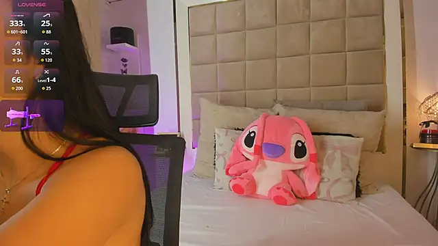 Victoria adaams online show from 11/15/25, 10:52