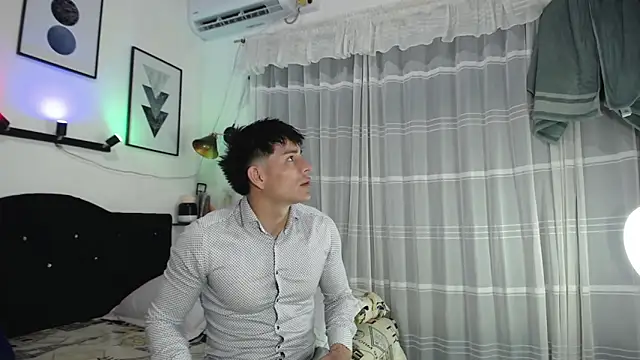 Tomas and liam online show from 02/13/26, 09:15