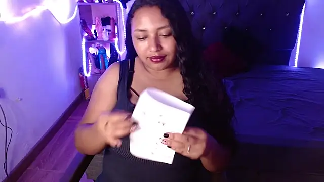 tatiana wd online show from 04/21/26, 02:14