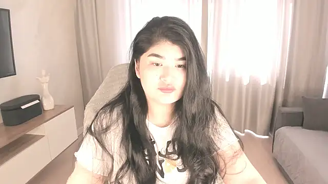Snapshot of mia_lui chatting on 07/17/26, 03:26 mia lui online show from 07/17/26, 03:26