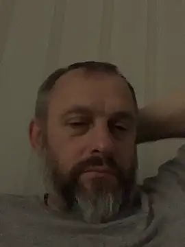 Snapshot of GHsveter chatting on 12/15/25, 10:43 GHsveter online show from 12/15/25, 10:43