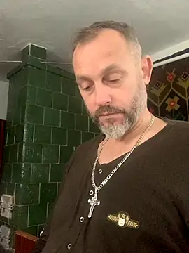 Snapshot of GHsveter chatting on 10/20/25, 09:43 GHsveter online show from 10/20/25, 09:43